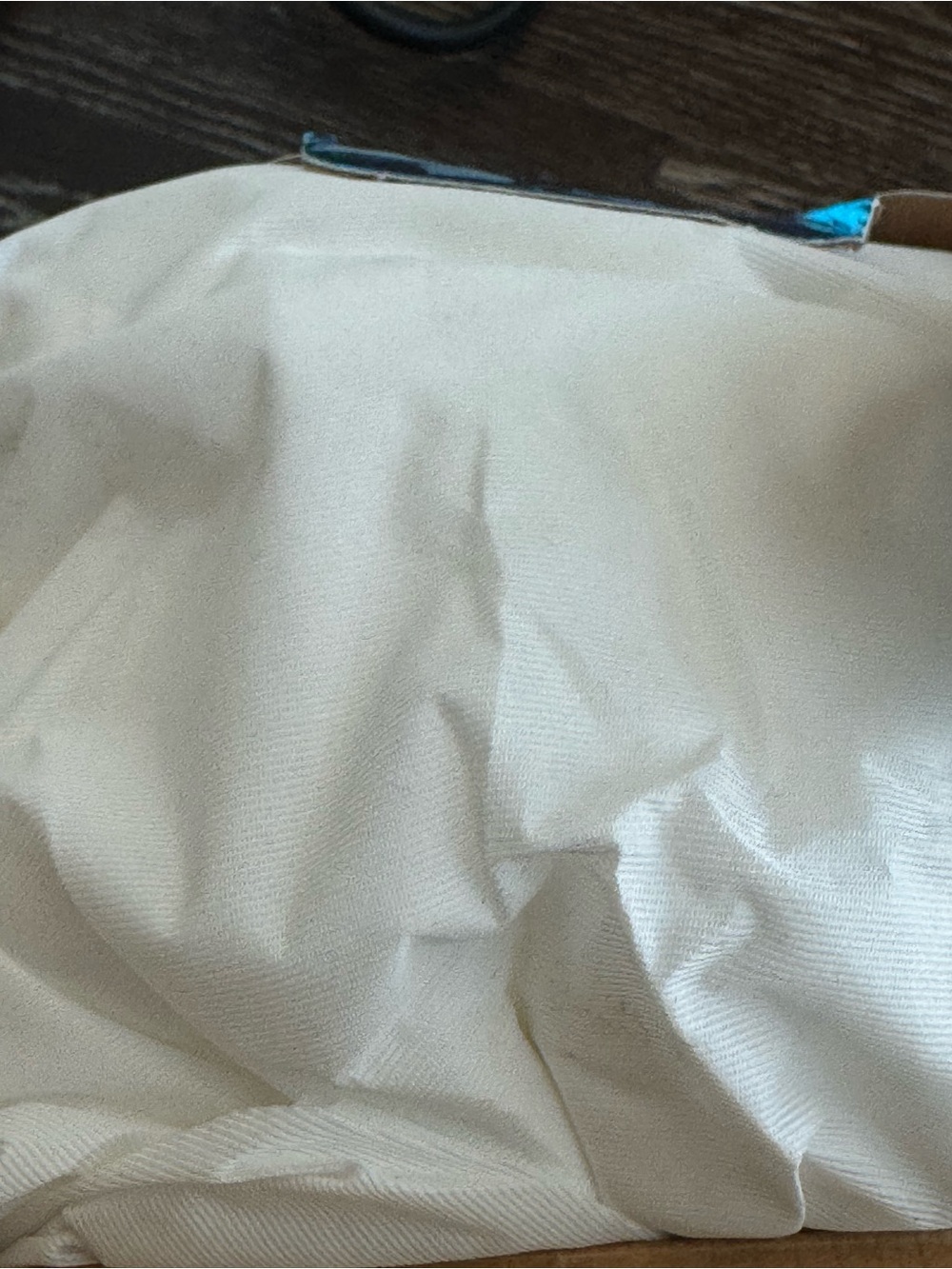Allerease Waterproof Zippered Mattress Protector - White (Queen) - Picture 5 of 5